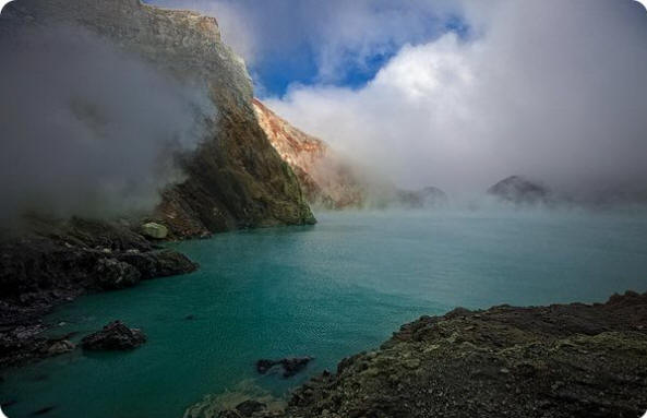 10 najzanimivejših vulkanov za plezanje