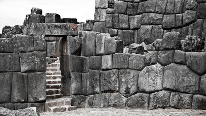 9 predmetov in struktur, katerih izvor ljudje sumijo tujce