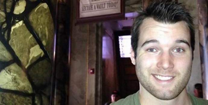 Američanka je izgubila glavo, ko je izstrelila ognjemet iz nje.