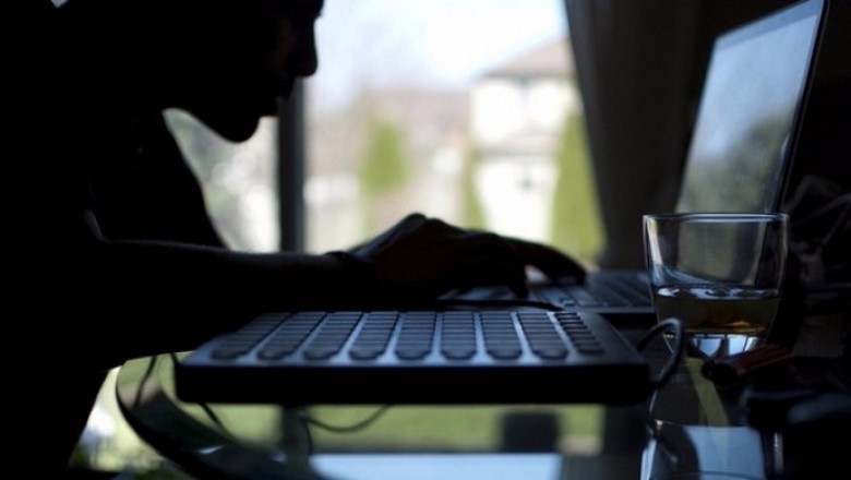 Američanka vztraja pri poroki s prenosnikom