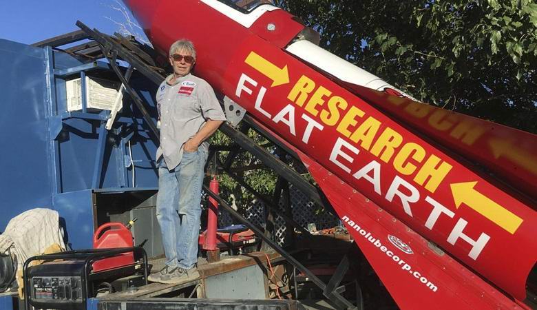 Američan bo vzletel na improvizirano raketo in dokazal, da je Zemlja ravna.