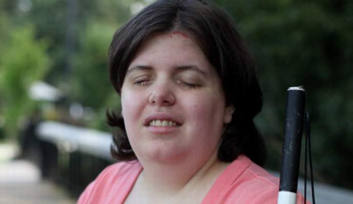 Američanka, ki se je hotela zaslepiti, je sanje oživela.