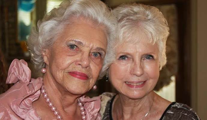 Američanka je posvojila sedeminšestdesetletno žensko.