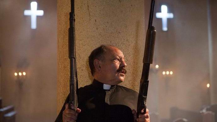 Ameriški duhovniki in župljani se naučijo streljati