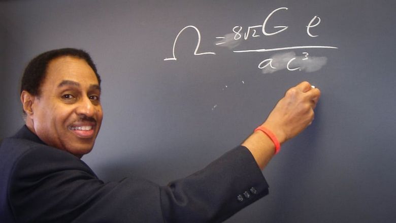 Ameriški astrofizik je rekel, da ve, kako deluje časovni stroj.