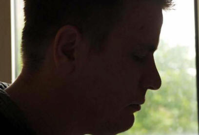 Anglež trdi, da ga je preganjala ženska duhov