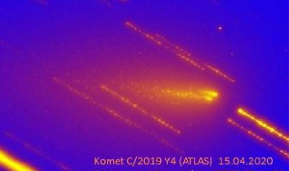 Astronomi zajamejo razpad kometa ATLAS 