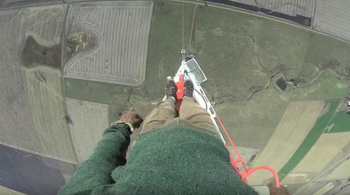 Do norosti pogumnih zapojemo pesem