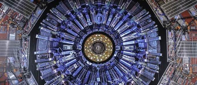 Veliki hadronski trkalnik bo znova sprožen