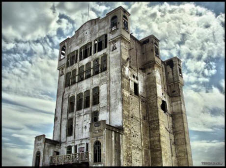 Čeljabinske študente je prestrašil duh s starega dvigala.