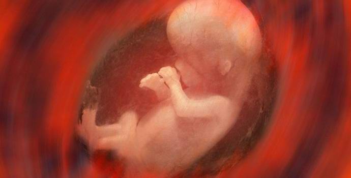 Izkazalo se je, da je štiriletni indijski deček zanosil.