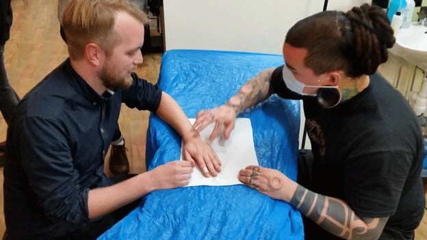 Čip pod kožo - kot osebna izkaznica