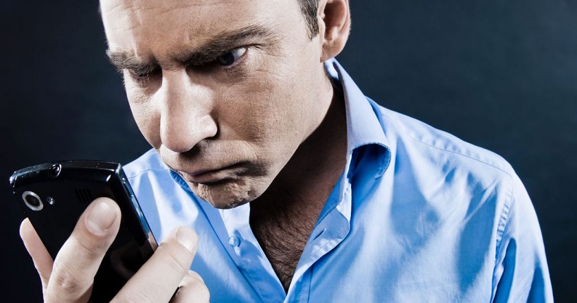 Prekomerna uporaba pametnih telefonov vodi v razvoj norosti