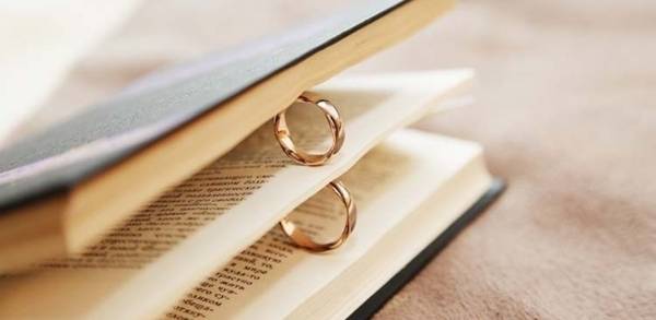 mož je izgubil poročni prstan 