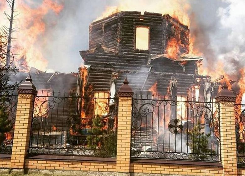 Čudežna ikona cerkve vasi Chimeevo je spet čudežno preživela.