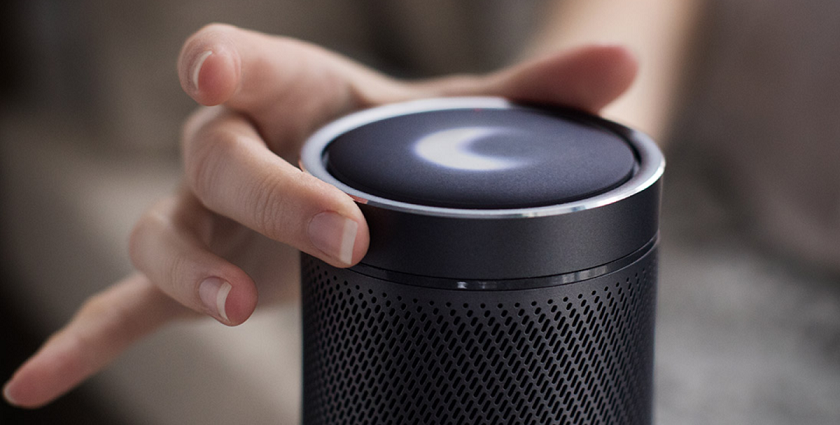 Strokovnjaki opozarjajo na nevarnost uporabe pametnih zvočnikov