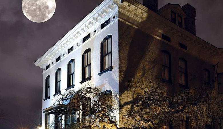 Fantomska figura je bila ujeta v znamenitem dvorcu.