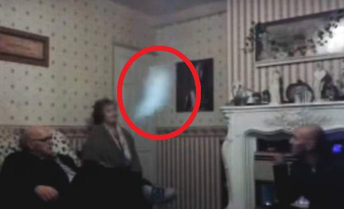 Modri ​​duh je letel pred kamero