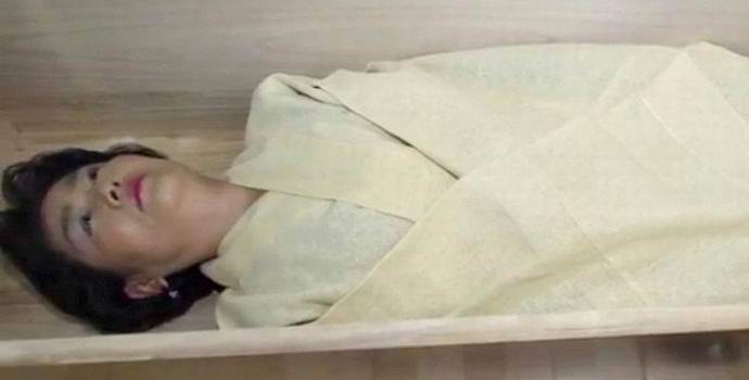 Želite začeti ceniti življenje - ležite v krsto