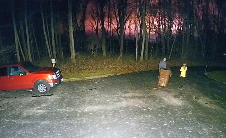 ... In noč se je nenadoma spremenila v dan