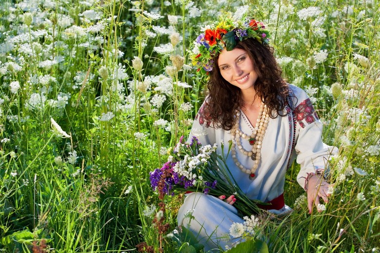 Popolna ženska včeraj, danes in jutri