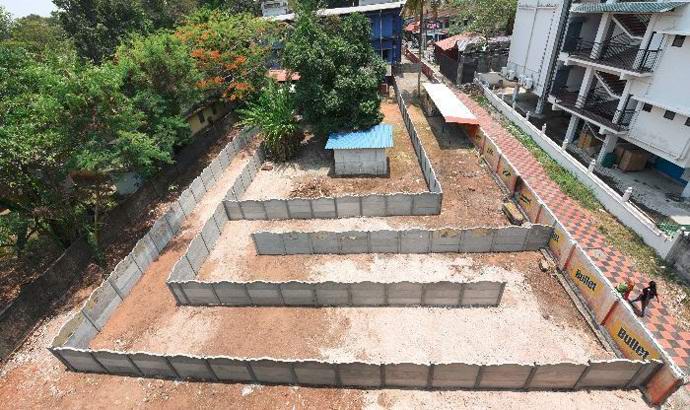 Indijanec je zgradil labirint okoli lokala, da bi obiskal zakon.