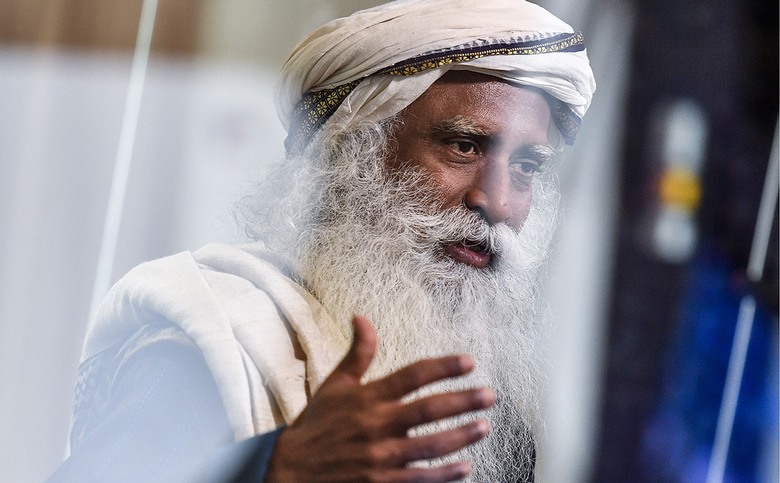 Indijski guru na ekonomskem forumu SPIEF