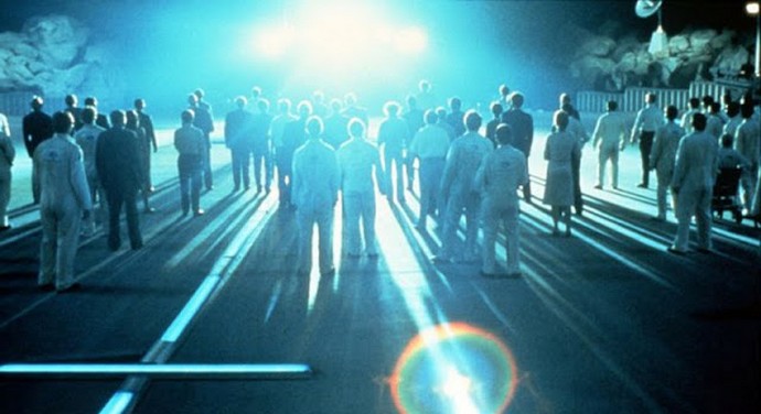 Tujci kradejo čas in ne samo to.