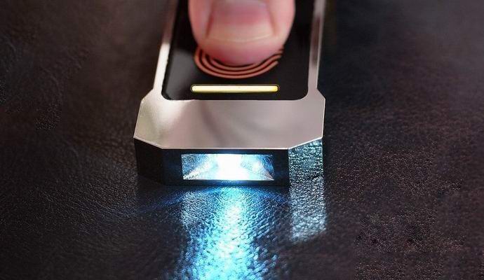 Izmišljena svetilka za dolgo življenjsko dobo brez baterije