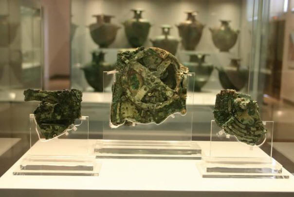 Učenje starodavnega računalnika iz Antikitere