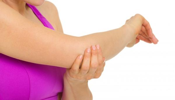 Če srbeta oba komolca 