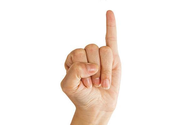 mezinec na desni roki srbi 