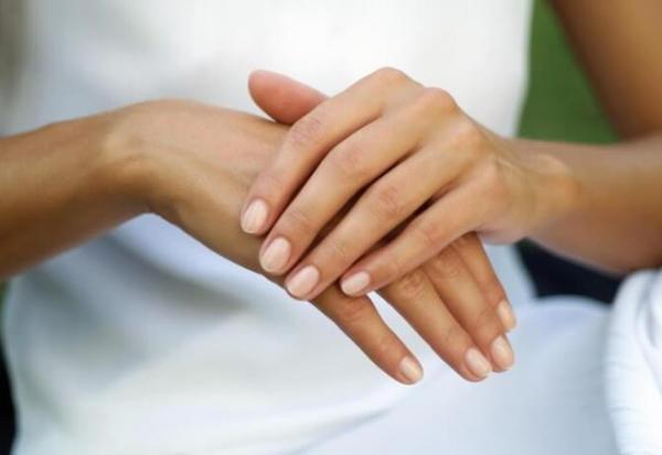 Na ta dan desna roka srbi za nepričakovano darilo ali priložnost za uresničitev cilja 