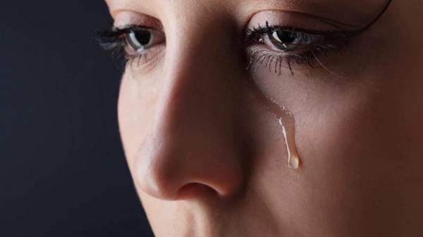 solza z levega očesa 