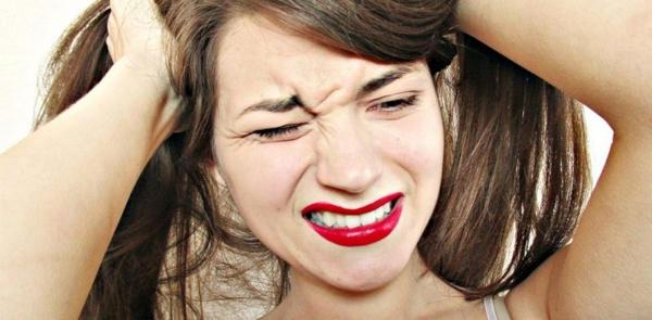 Zakaj vas glava srbi v zatilju 