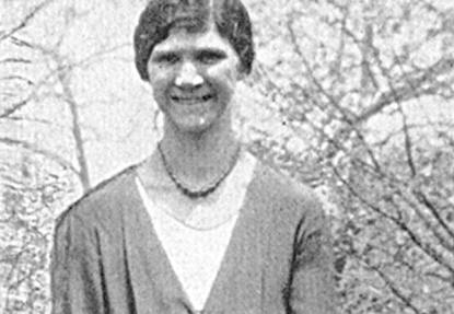 Prebivalka Virginije Carrie Buck izpodbija odločitev oblasti, da jo sterilizirajo.