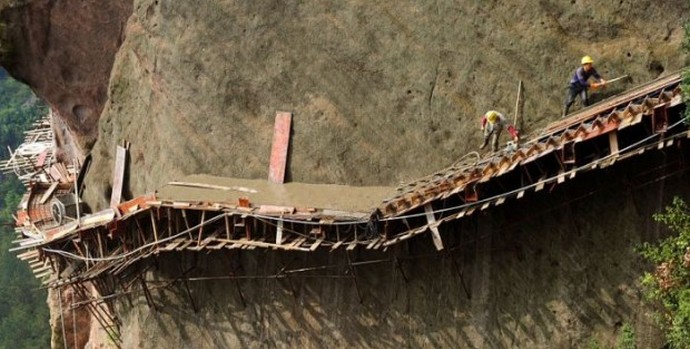 Kako Kitajci popravljajo gorske pohodniške poti