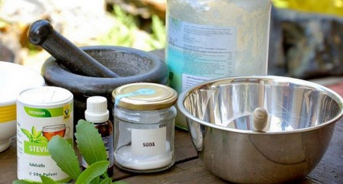 Kako proizvajalci zobne paste uničijo naše zobe