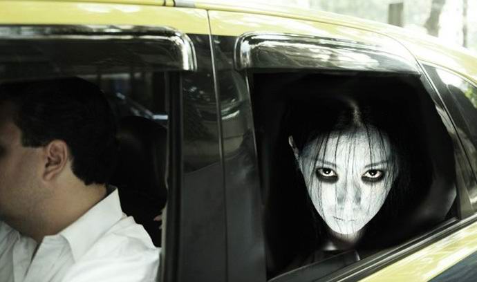 Nadzorna kamera je posnela duha, ki je sedel v taksiju