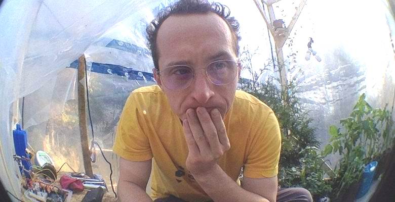 Kanadčan je poskušal preživeti v nepropustnem šotoru z 200 rastlinami