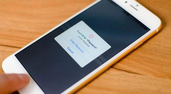 Ameriški predsedniški kandidat je obljubil, da bo zlomil pametni telefon ali pojedel čevelj