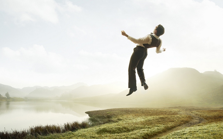 Kitajci so dokazali, da lahko levitarate z navadnim vžigalnikom.