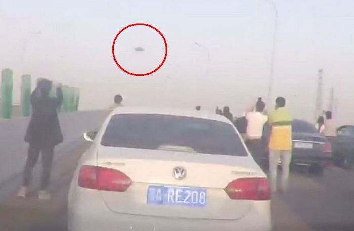 Kitajski smog včasih omogoča, da vidite celo tuje ladjo.