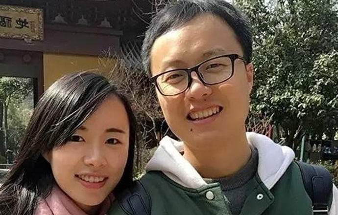 Kitajka je našla mamo na otrokovi fotografiji moža.