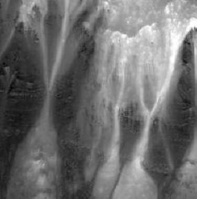 Kul posnetek: Fantastična fotografija stene lunarnega kraterja