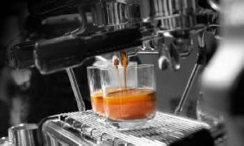 Kava, narejena s pomočjo kavnega avtomata, vsebuje svinec.