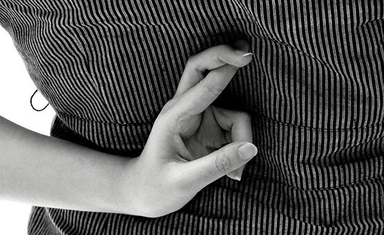 Ko človek laže, se obnaša precej predvidljivo.