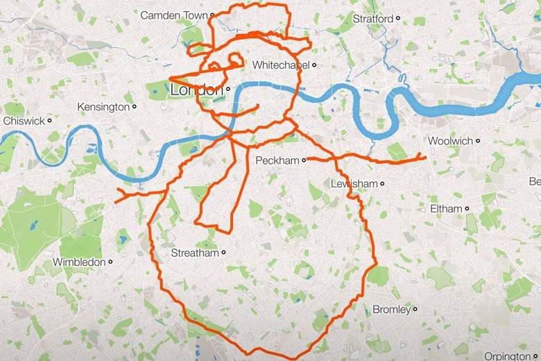 Londoner v čast božiču je naslikal 142 kilometrov snežnega moža