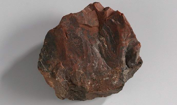 Nasin Moonstone se je izkazal za lesen ponaredek.