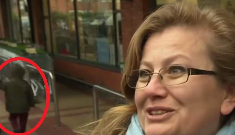 Deček se je med televizijskim poročilom pojavil od nikoder.